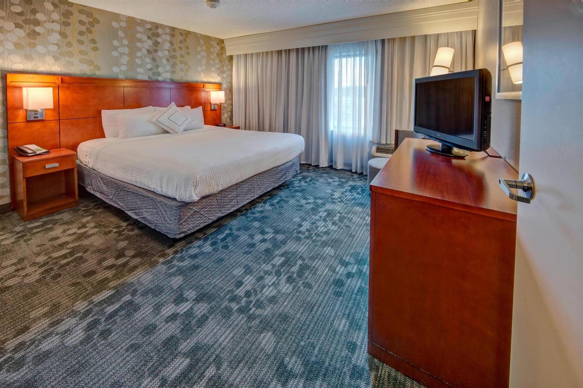คอร์ตยาร์ด อเล็กซานเดรีย Hotel ภายนอก รูปภาพ